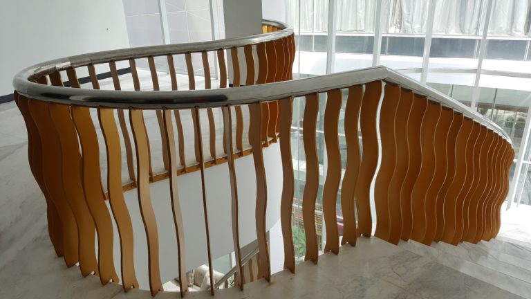 railing tangga minimalis